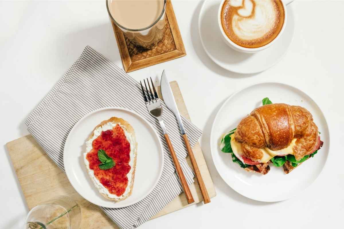 Contoh bundling produk Kopi dan Camilan.