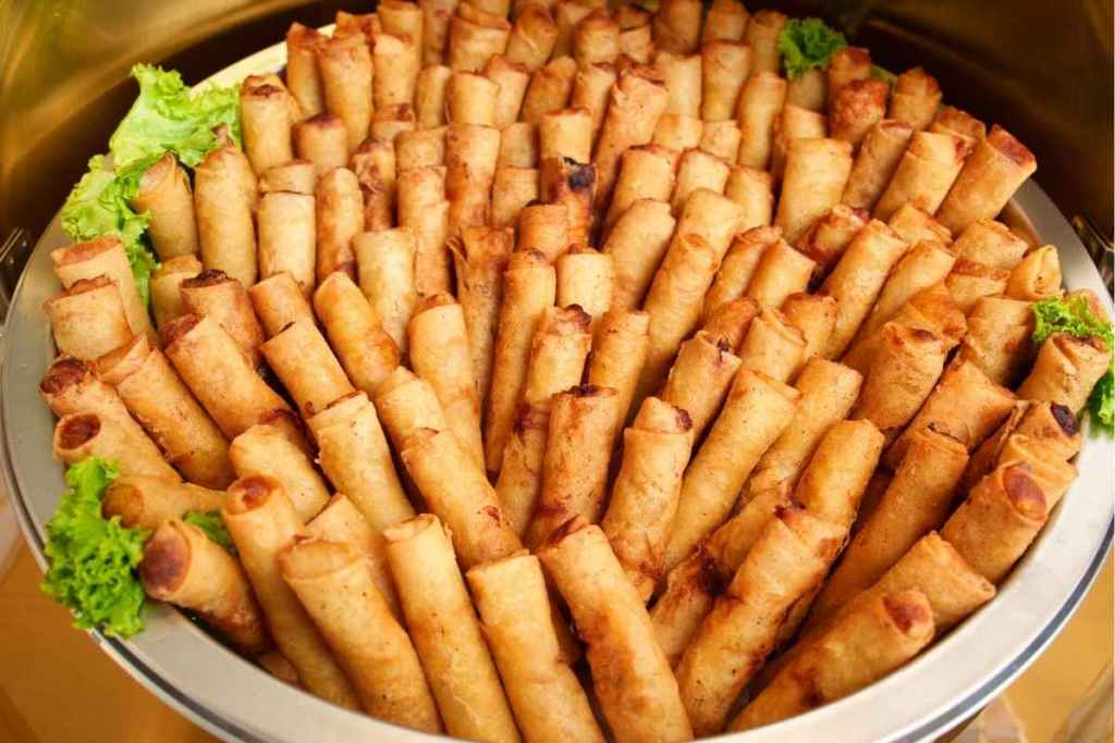 Contoh produk usaha lumpia goreng siap makan.